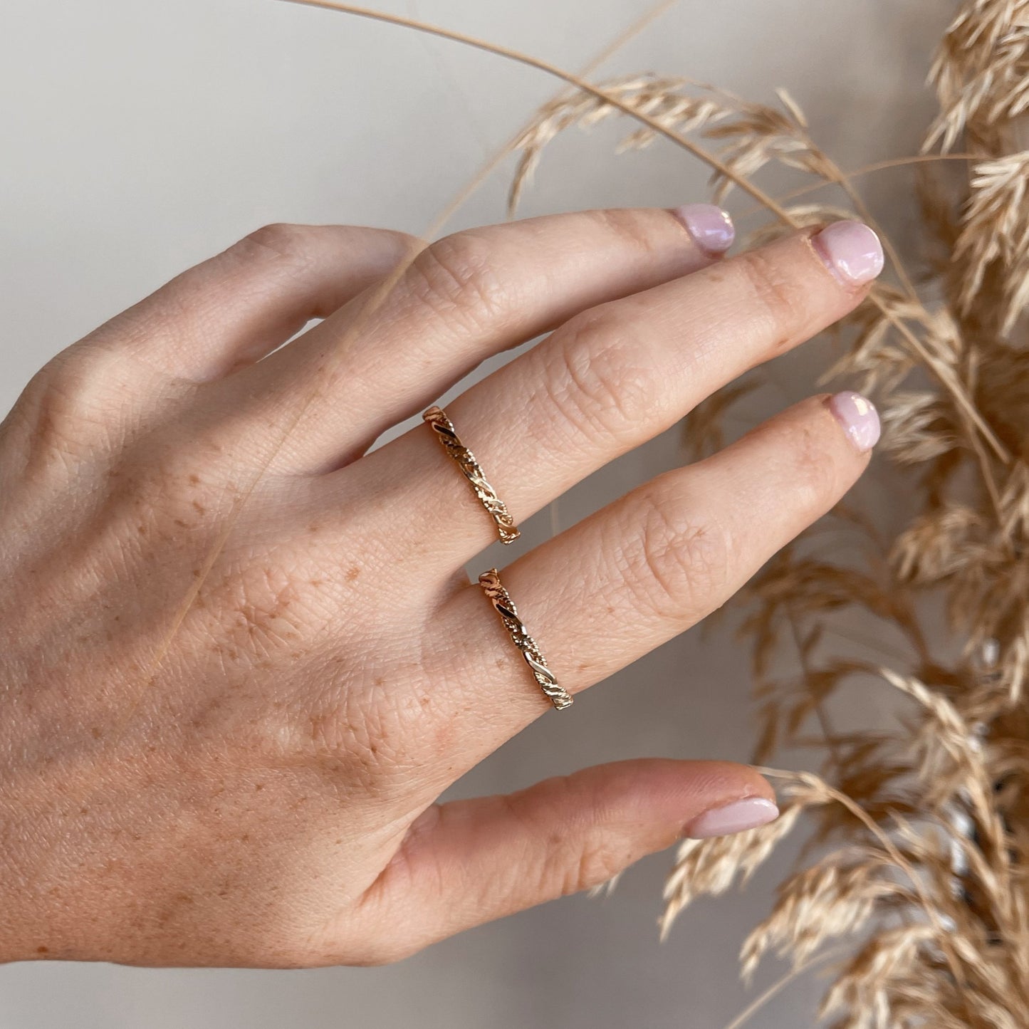 Shiny Twisted Ring