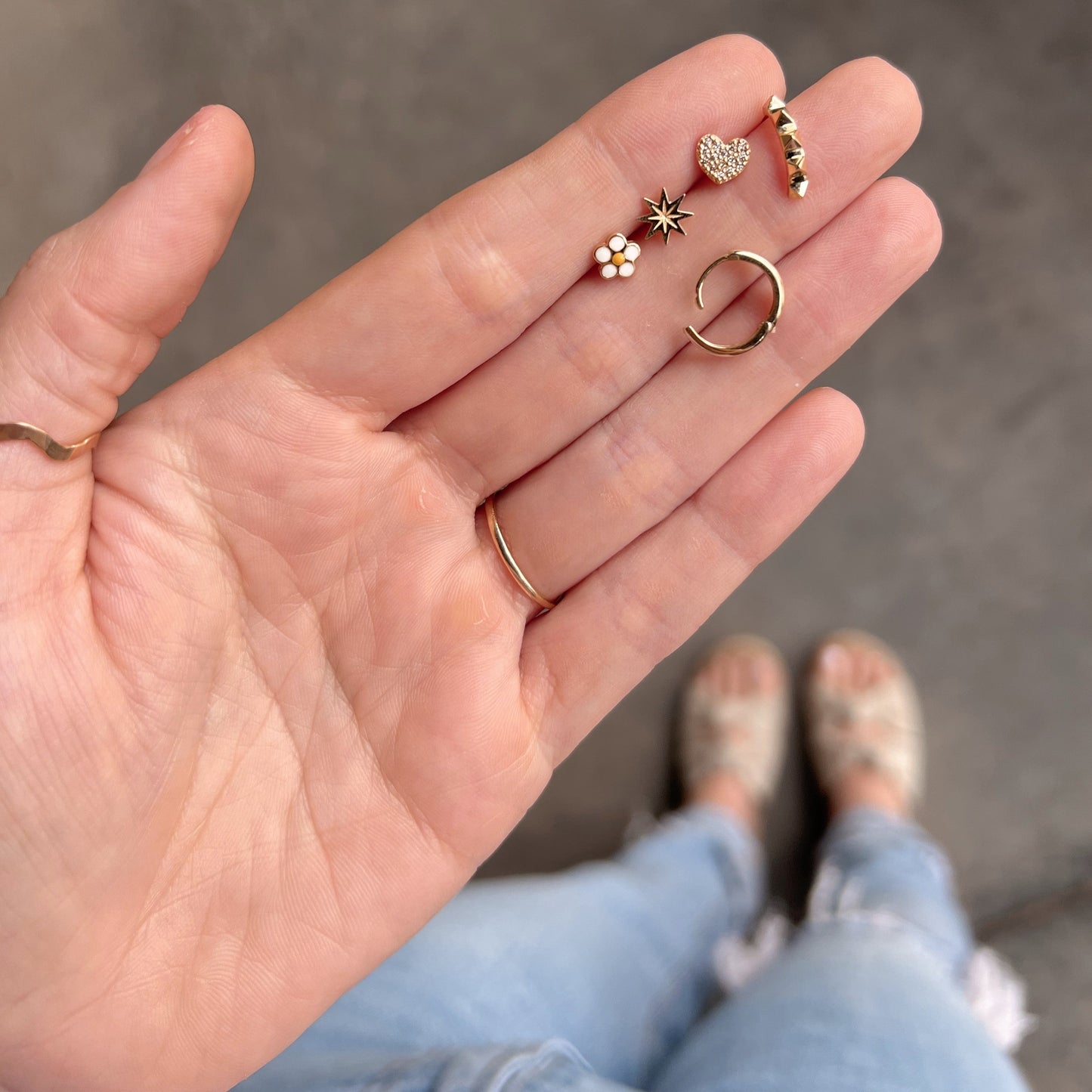 14k Gold Daisy Enamel Studs