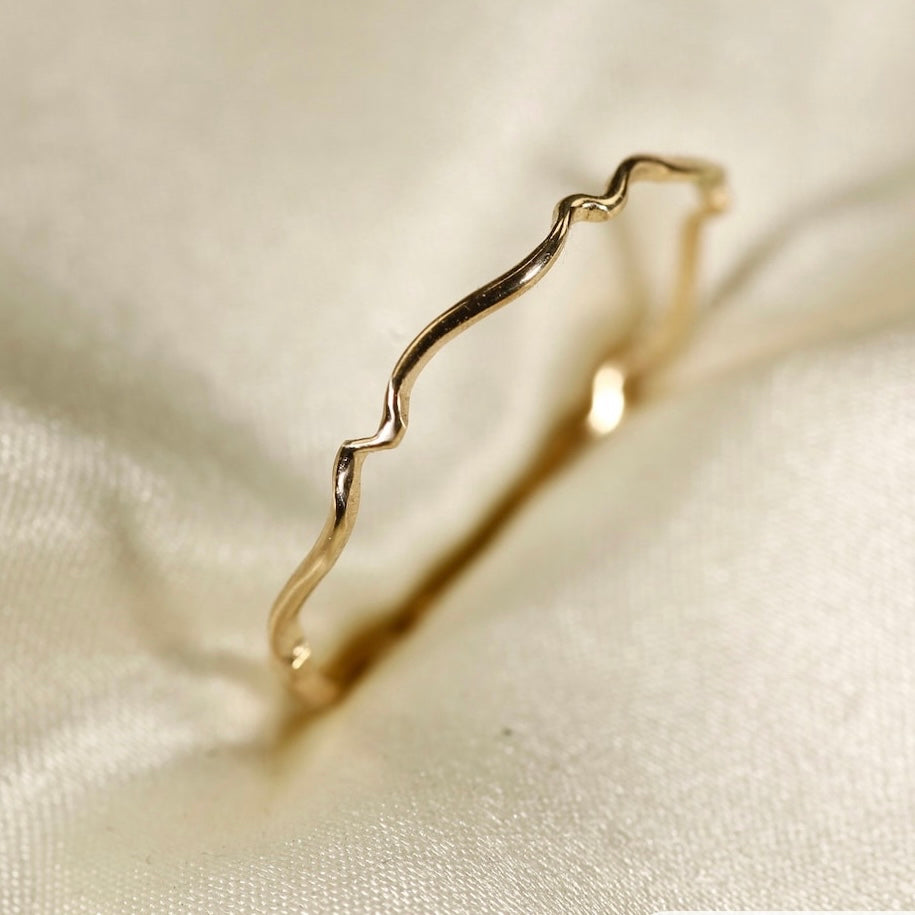 14k Solid Gold Wavelet Ring
