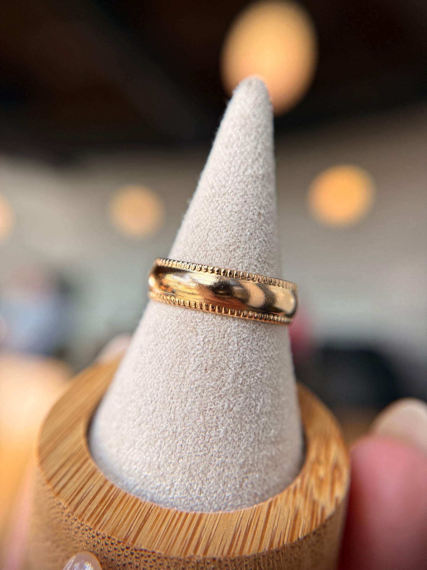 Milgrain Bubble Band