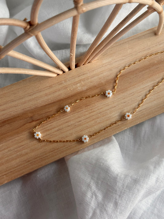 Daisy Necklace