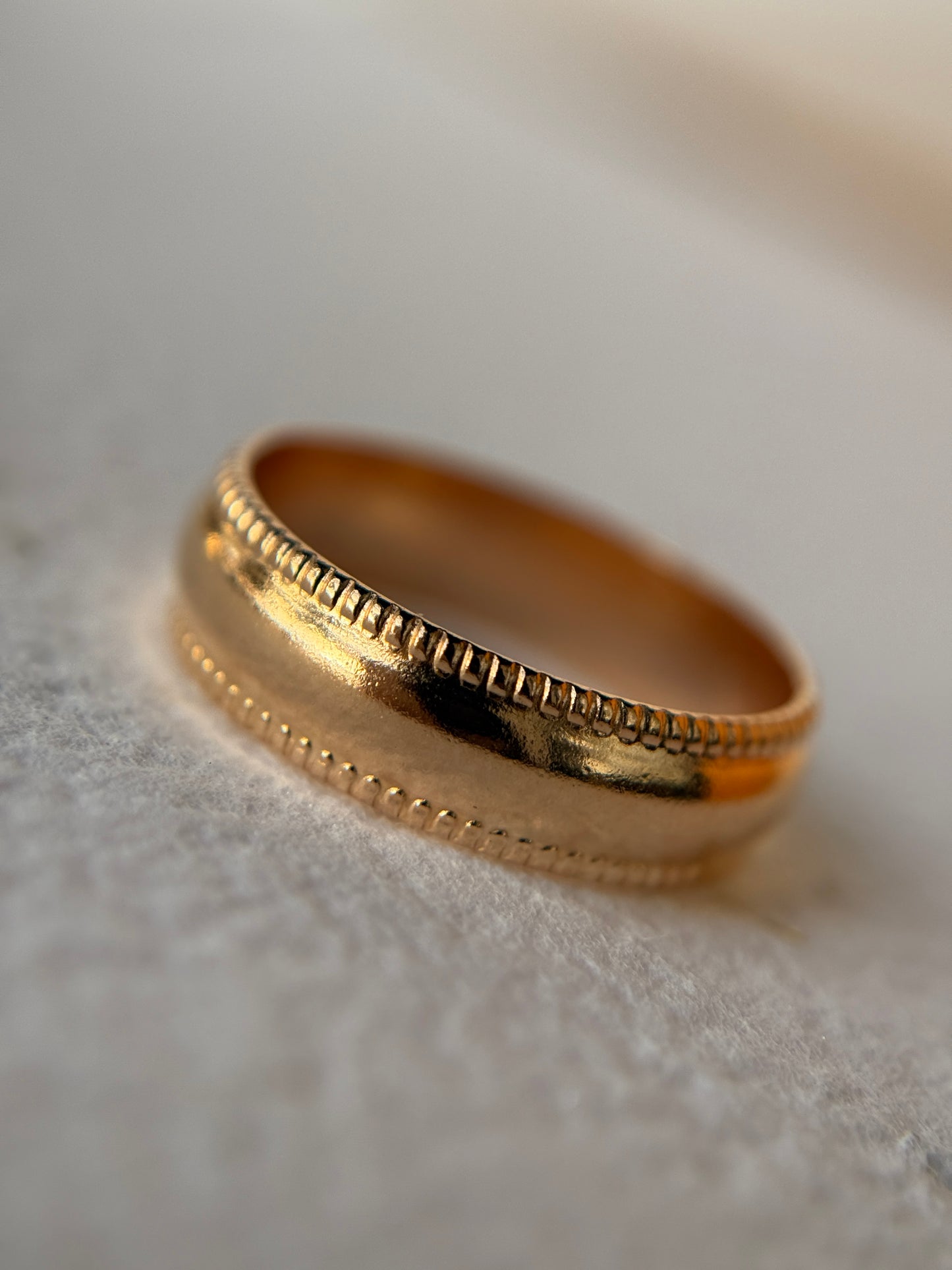 Milgrain Bubble Band