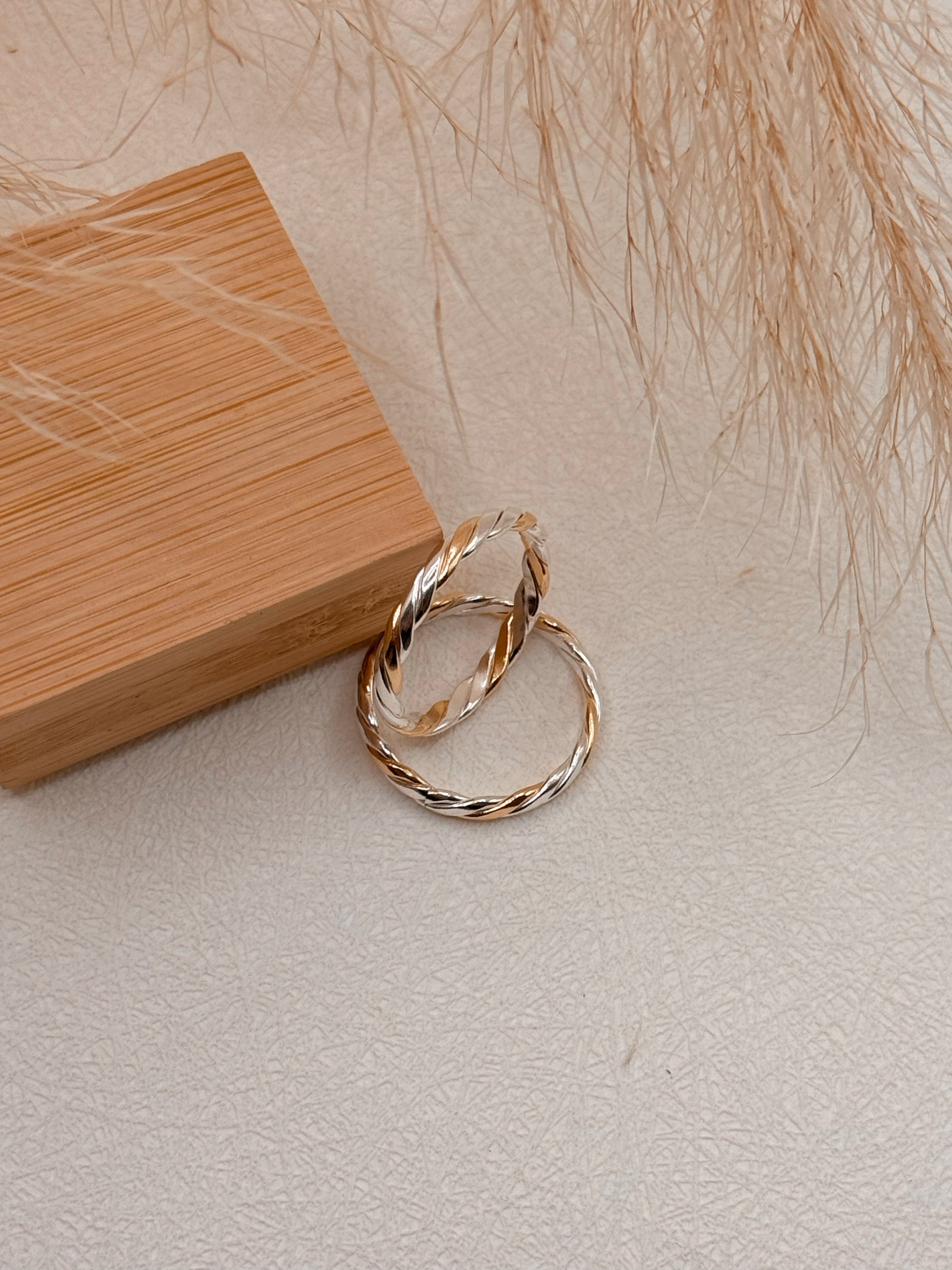 Two Toned Twist Ring – Quad Espresso Jewelry