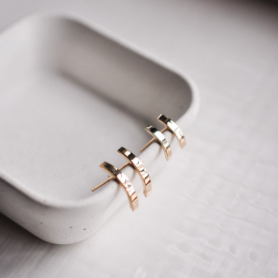 14k Solid Gold Curved Bar Stud - Quad Espresso Jewelry